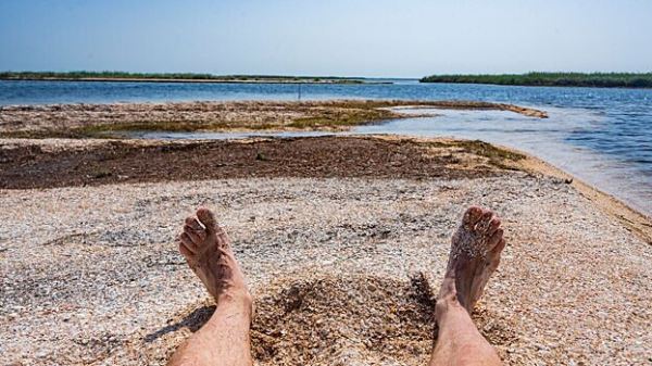 В Сочи задержали трех отдыхающих, которые загорали без одежды