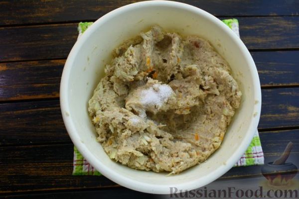 Рыбные котлеты с квашеной капустой